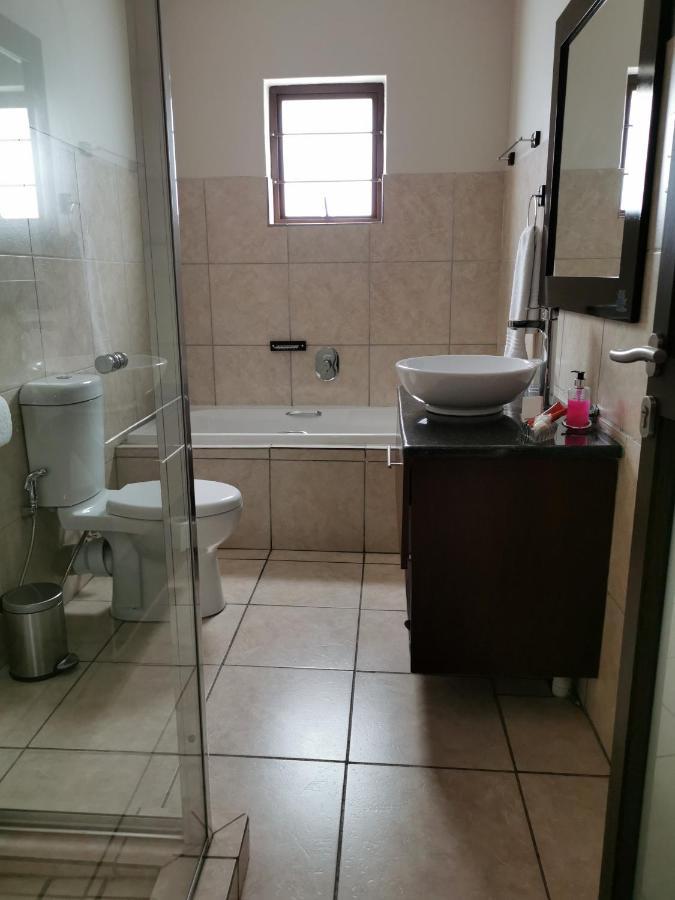 47 On Preston Guesthouse Johannesburg Esterno foto